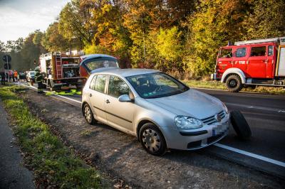 Baltmannsweiler: Bus macht Vollbremsung - Auffahrunfall mit mehreren Pkws - Mehrere Verletzte