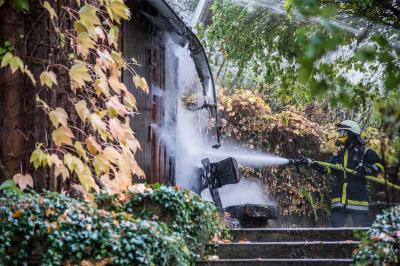 Weinstadt-Endersbach: Gartenhuette brannte in den Weinbergen