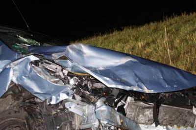 Tiefenbronn: Frontalzusammenstoss zweier Pkw fordert zwei Schwer Verletzte Personen