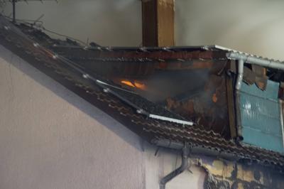 Malsch: Wohnhaus geht in Flammen auf - mehrere zu Betreuen und Verletzte mit Rauchgas 