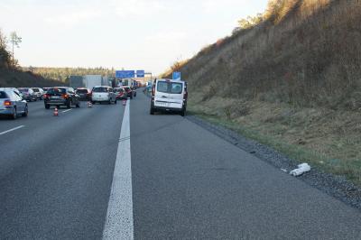 Wurmberg: schwerer Verkehrsunfall zwischen Pkw und Kleintransporter fordert zwei Verletzte Personen