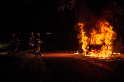 Plochingen: Feuerzeug soll Fahrzeug in Brand gesetzt haben