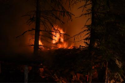 Boebingen: Brand auf Gartengrundstueck