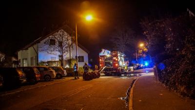 Magstadt: Kerze entzuendet Gartenmoebel und Hausfassade