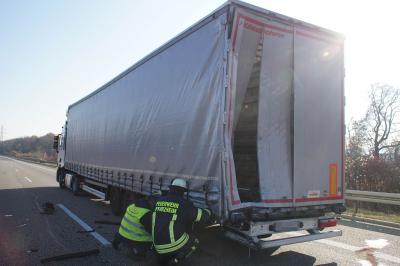 Pforzheim: schwerer Verkehrsunfall auf der A8 bei Pforzheim - eine Verletzte Person