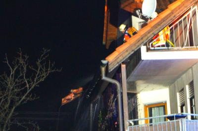 Backnang-Waldrems: Schwelbrand in Mehrfamilienhaus ruft Feuerwehr auf den Plan