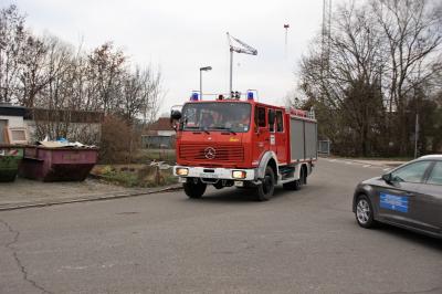 Oberboihingen: Gluehende Holzteile in Schreinerei