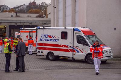 Stuttgart Ost: Gefahrstoffunfall bei Fleischgrosshandel fordert 5 Verletzte