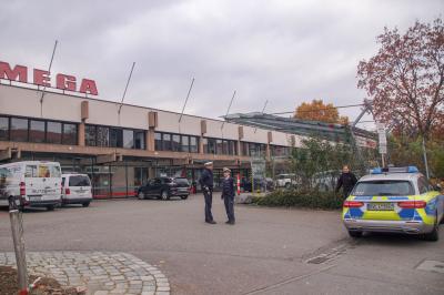 Stuttgart Ost: Gefahrstoffunfall bei Fleischgrosshandel fordert 5 Verletzte