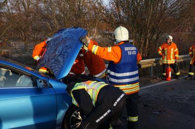 Rosswaelden: Toedlicher Verkehrsunfall auf der L1152 - Glatte Fahrbahn