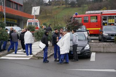 Koengen: Chemische Reaktion sorgt fuer Grosseinsatz und mehrere Verletzte