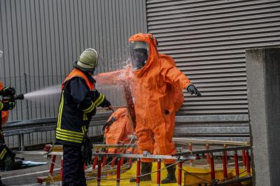 Koengen: Chemische Reaktion sorgt fuer Grosseinsatz und mehrere Verletzte