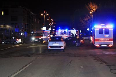 Stuttgart : Mehrere Verletzte nach heftigem Unfall 