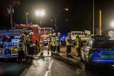 Kernen-Rommelshausen: Toedlicher Unfall - VW Golf rast in Lkw