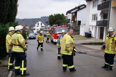 Neckarhausen: Verpuffung loest Brand in Keller aus