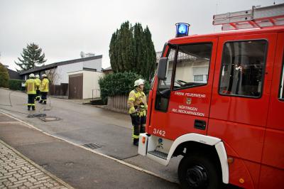 Neckarhausen: Verpuffung loest Brand in Keller aus
