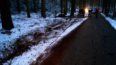 Murrhardt: Schwerer Unfall mit Pferdekutsche im verschneiten Wald - Kutscher wird schwer verletzt - Pferd erliegt seinen Verletzungen!