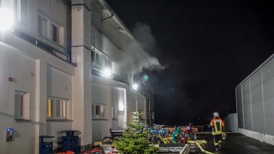 Gaertringen: Feuerwehr und DRK ueben in einer Fluechtlingsunterkunft