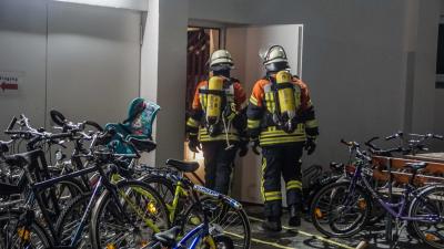 Gaertringen: Feuerwehr und DRK ueben in einer Fluechtlingsunterkunft