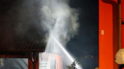 Korb: Garagenbrand haelt Feuerwehr in Atem - Brandermittler suchen nach Brandursache