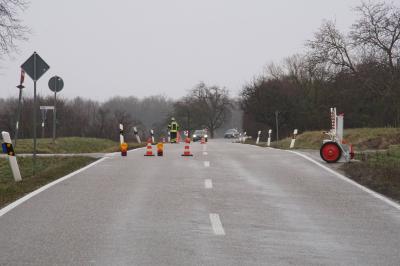 Birkenfeld: Witterungsbedingter Verkehrsunfall mit Pkw im Gebuesch