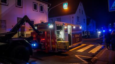 Leonberg: Fahrzeug brennt in Leonberg 