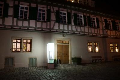 Kirchheim: Gelaendewagen rast in Personengruppe - Streitigkeiten loesen grossen Polizei und Rettungsdienst Einsatz aus