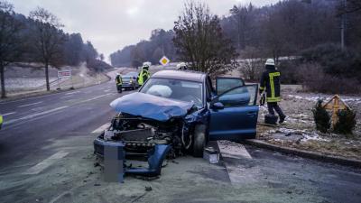 Adilingen: Stop-Stelle missachtet - zwei PKW Totalschaden