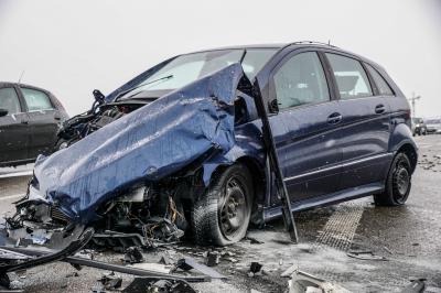 Nuertingen: Unfall sorgt fuer Verkehrschaos und mehrere Verletzte