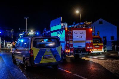 Denkendorf: Mann rennt vor Auto und wird schwer verletzt