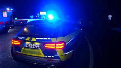Vaihingen-Enzweihingen: Alkohol am Steuer! 52-Jaehrige kommt von der Fahrbahn ab und rast in Gebuesch