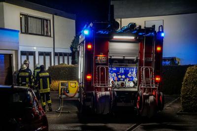 Plochingen: Holzstapel brannte an Haus