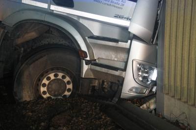 Schwaigern: schwerer Verkehrsunfall auf der B293 - mehrere Verletzte und eine verstorbene Person