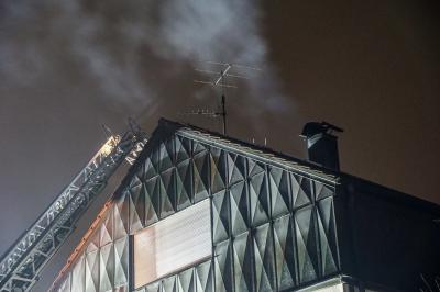 Leinfelden-Echterdingen: Kaminbrand loest Feuerwehreinsatz aus â€“ Gebaeude verraucht