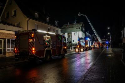 Leinfelden-Echterdingen: Kaminbrand loest Feuerwehreinsatz aus â€“ Gebaeude verraucht