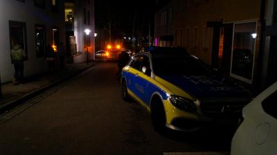 Ludwigsburg: Drastische Minuten! Junges Maedchen droht sich vom Schuldach zu stuerzen