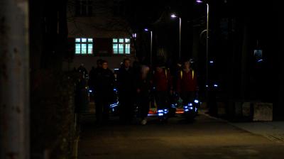 Ludwigsburg: Drastische Minuten! Junges Maedchen droht sich vom Schuldach zu stuerzen