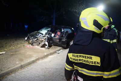 Rechberghausen: Schwerer Verkehrsunfall auf der B297 - Fahrer toedlich verunglueckt