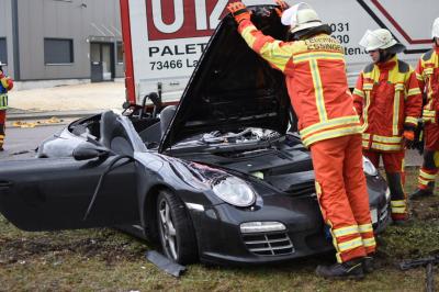 Essingen: Unfall mit toedlich verletztem Autofahrer