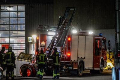 Plochingen: Vermeintliche Flusssaeure in S-Bahn loest Feuerwehreinsatz aus