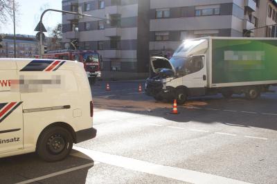 Pforzheim: schwerer Verkehrsunfall mit zwei Pkw - mehrere Verletzte