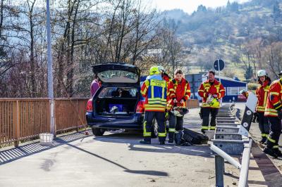 Remshalden-Geradstetten: Berufsschueler landet mit Pkw neben der Strasse