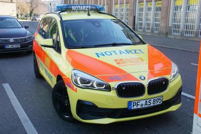 Pforzheim: Pkw Fahrer uebersieht Kradfahrer