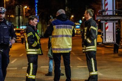 Stuttgart-Nord: Raserunfall - Sportwagen rammt Kleinwagen innerorts - 2 Tote 