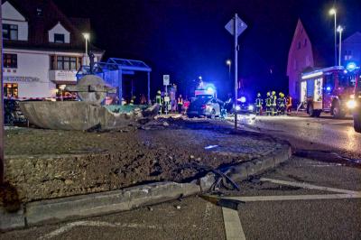 Giengen a. d. Brenz: Alkoholisierter Autofahrer schleudert in Bushaltestelle