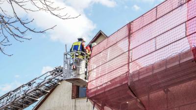 Weil der Stadt - Merklingen: Baugeruest droht einzustuerzen
