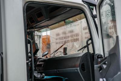 Gruibingen/ A8: Ungebremst aufgefahren / Zwei Schwerverletzte und rund 70.000 Euro Schaden