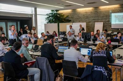 TEIL 2 - Ludwigsburg: Grossuebung- Einsatzleitung im Polizeipraesidium 