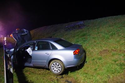 Neuhausen: Unfall auf der A8 am fruehen Morgen fordert Verletzte