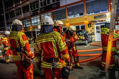 Denkendorf: Fraesmaschine in Brand geraten 